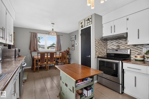 5 Wilson Crescent, Sherwood Park, AB - Indoor Photo Showing Kitchen