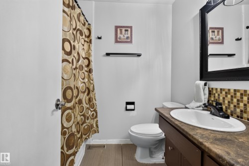 5 Wilson Crescent, Sherwood Park, AB - Indoor Photo Showing Bathroom