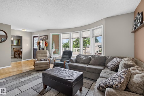 5 Wilson Crescent, Sherwood Park, AB - Indoor Photo Showing Living Room