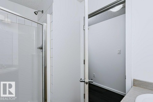 #415 508 Albany Way Nw, Edmonton, AB - Indoor Photo Showing Bathroom