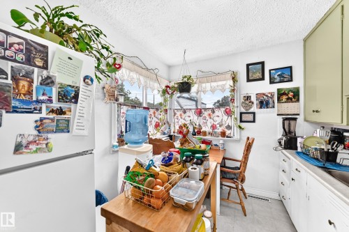 12031 90 Street Nw, Edmonton, AB - Indoor