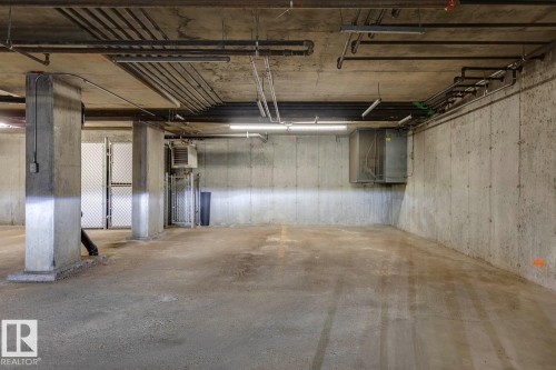 #104 9603 98 Av Nw, Edmonton, AB - Indoor Photo Showing Garage