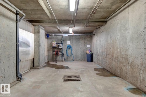 #104 9603 98 Av Nw, Edmonton, AB - Indoor Photo Showing Garage