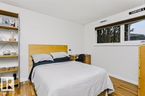 4707 108 Avenue Nw, Edmonton, AB - Indoor Photo Showing Bedroom