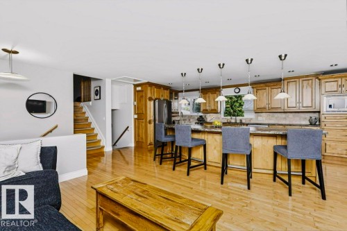 4707 108 Avenue Nw, Edmonton, AB - Indoor