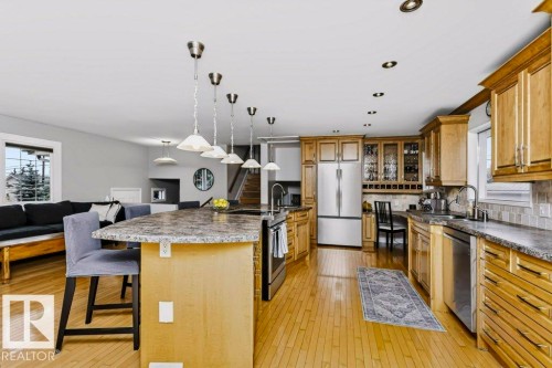 4707 108 Avenue Nw, Edmonton, AB - Indoor Photo Showing Kitchen
