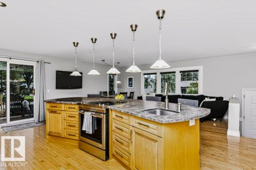 4707 108 Avenue Nw, Edmonton, AB - Indoor Photo Showing Kitchen With Upgraded Kitchen