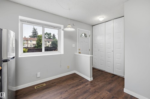 112 Tudor Lane Nw, Edmonton, AB - Indoor Photo Showing Other Room