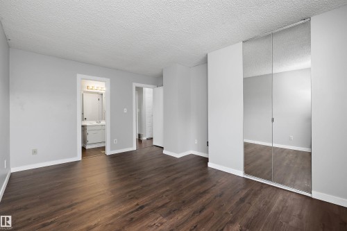 112 Tudor Lane Nw, Edmonton, AB - Indoor Photo Showing Other Room