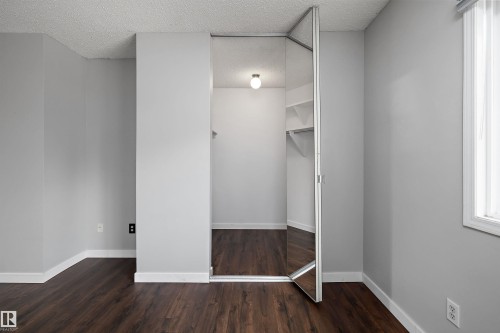 112 Tudor Lane Nw, Edmonton, AB - Indoor Photo Showing Other Room
