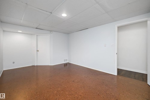 112 Tudor Lane Nw, Edmonton, AB - Indoor Photo Showing Other Room