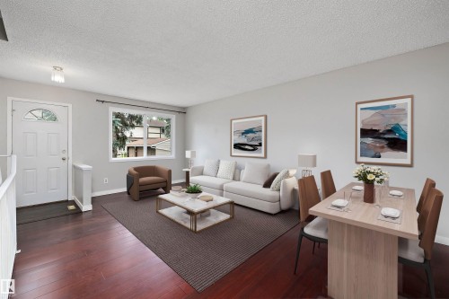 112 Tudor Lane Nw, Edmonton, AB - Indoor Photo Showing Living Room