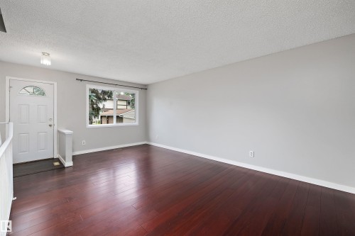 112 Tudor Lane Nw, Edmonton, AB - Indoor Photo Showing Other Room