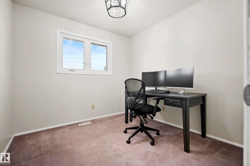 17312 105 Street Nw, Edmonton, AB - Indoor Photo Showing Office