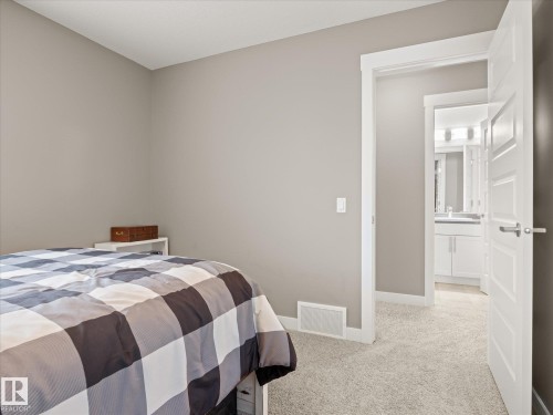 6318 167A Avenue Nw, Edmonton, AB - Indoor Photo Showing Bedroom