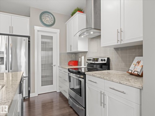 6318 167A Avenue Nw, Edmonton, AB - Indoor Photo Showing Kitchen With Stainless Steel Kitchen With Upgraded Kitchen