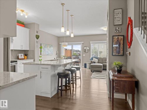 6318 167A Avenue Nw, Edmonton, AB - Indoor Photo Showing Kitchen With Upgraded Kitchen