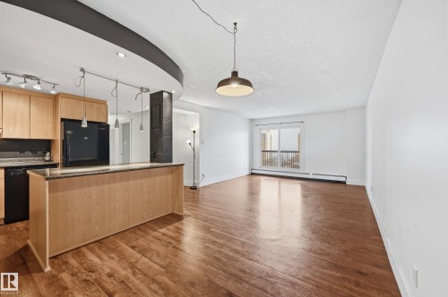 9929 113 Street Nw, Edmonton, AB - Indoor Photo Showing Kitchen