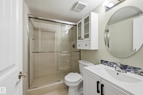 9929 113 Street Nw, Edmonton, AB - Indoor Photo Showing Bathroom