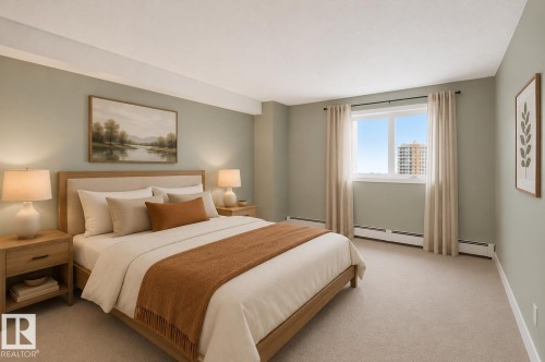 9929 113 Street Nw, Edmonton, AB - Indoor Photo Showing Bedroom