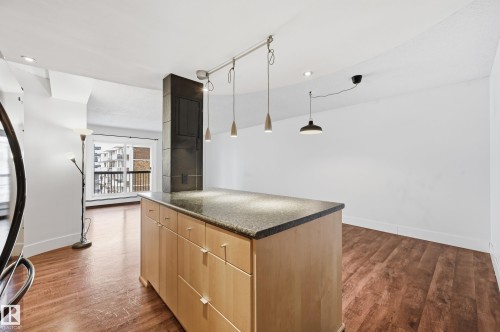 9929 113 Street Nw, Edmonton, AB - Indoor