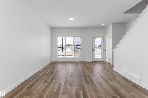 4552 Warbler Loop Nw, Edmonton, AB - Indoor Photo Showing Other Room