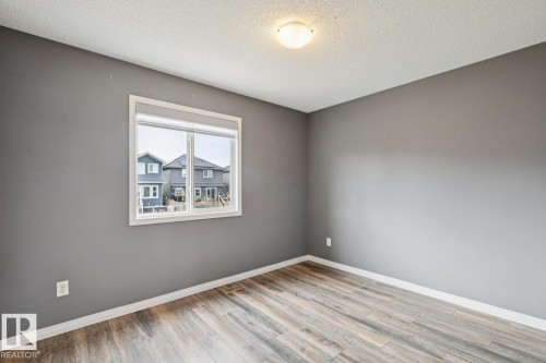 5935 18 Avenue Sw, Edmonton, AB - Indoor Photo Showing Other Room