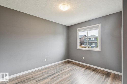 5935 18 Avenue Sw, Edmonton, AB - Indoor Photo Showing Other Room