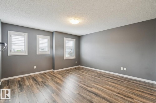 5935 18 Avenue Sw, Edmonton, AB - Indoor Photo Showing Other Room