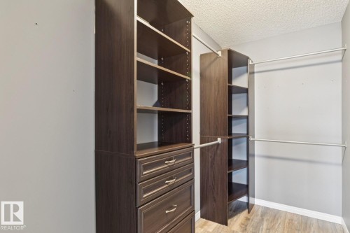 5935 18 Avenue Sw, Edmonton, AB - Indoor