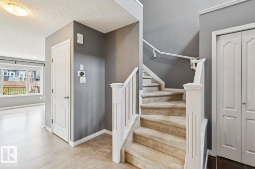 5935 18 Avenue Sw, Edmonton, AB - Indoor Photo Showing Other Room