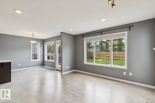 5935 18 Avenue Sw, Edmonton, AB - Indoor