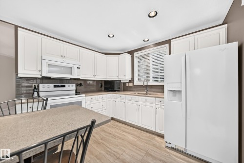 13003 124 Avenue Nw, Edmonton, AB - Indoor Photo Showing Kitchen