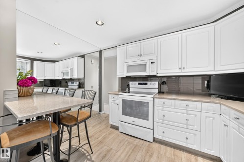13003 124 Avenue Nw, Edmonton, AB - Indoor