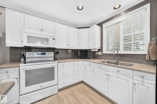 13003 124 Avenue Nw, Edmonton, AB - Indoor Photo Showing Kitchen With Double Sink