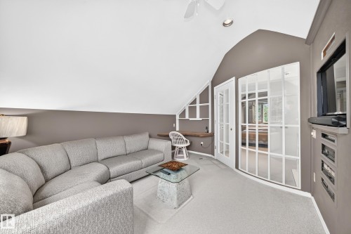 13003 124 Avenue Nw, Edmonton, AB - Indoor Photo Showing Living Room