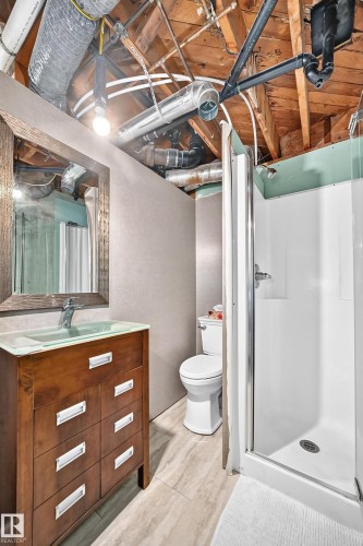 13003 124 Avenue Nw, Edmonton, AB - Indoor Photo Showing Bathroom