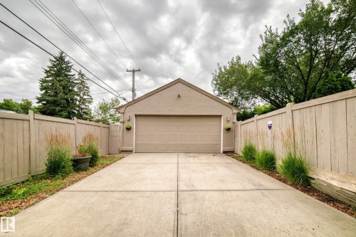 13003 124 Avenue Nw, Edmonton, AB - Outdoor