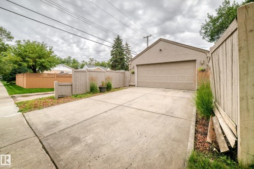 13003 124 Avenue Nw, Edmonton, AB - Outdoor
