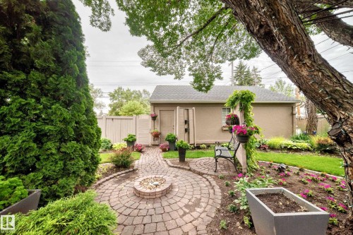 13003 124 Avenue Nw, Edmonton, AB - Outdoor