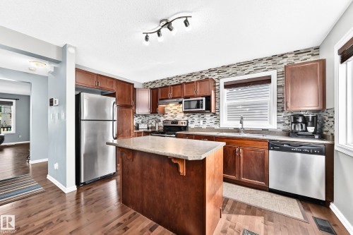 3512 11 Street Nw, Edmonton, AB - Indoor Photo Showing Kitchen