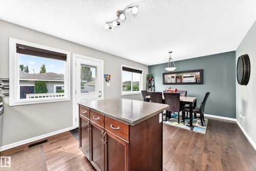 3512 11 Street Nw, Edmonton, AB - Indoor
