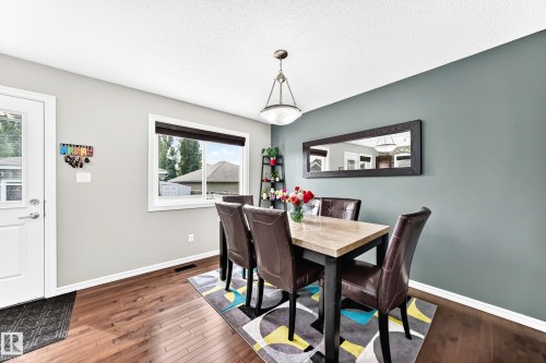 3512 11 Street Nw, Edmonton, AB - Indoor Photo Showing Dining Room