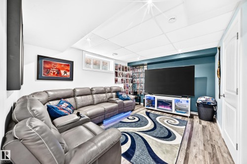 3512 11 Street Nw, Edmonton, AB - Indoor Photo Showing Living Room