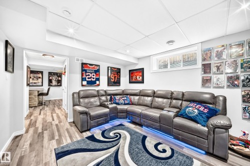 3512 11 Street Nw, Edmonton, AB - Indoor