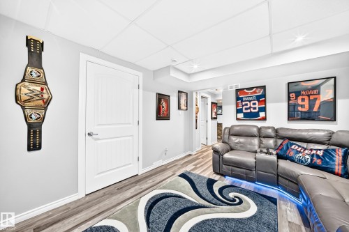 3512 11 Street Nw, Edmonton, AB - Indoor