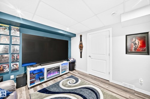 3512 11 Street Nw, Edmonton, AB - Indoor