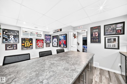 3512 11 Street Nw, Edmonton, AB - Indoor