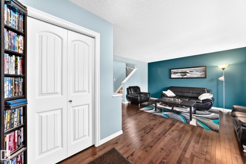 3512 11 Street Nw, Edmonton, AB - Indoor