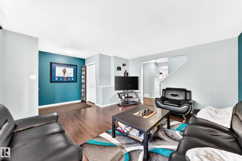 3512 11 Street Nw, Edmonton, AB - Indoor Photo Showing Living Room